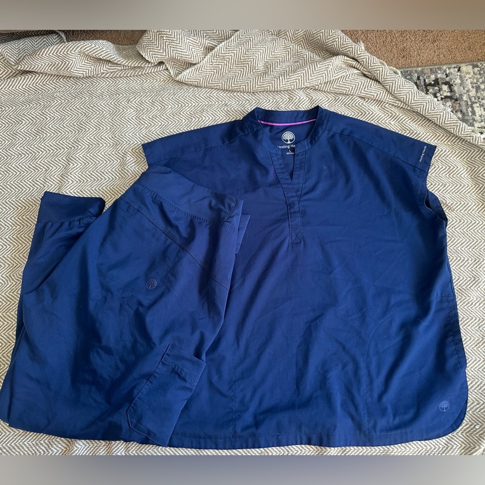 Healing hands scrub set navy